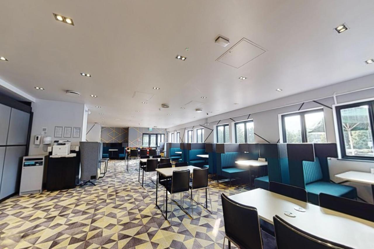 Village Hotel Ковънтри Екстериор снимка