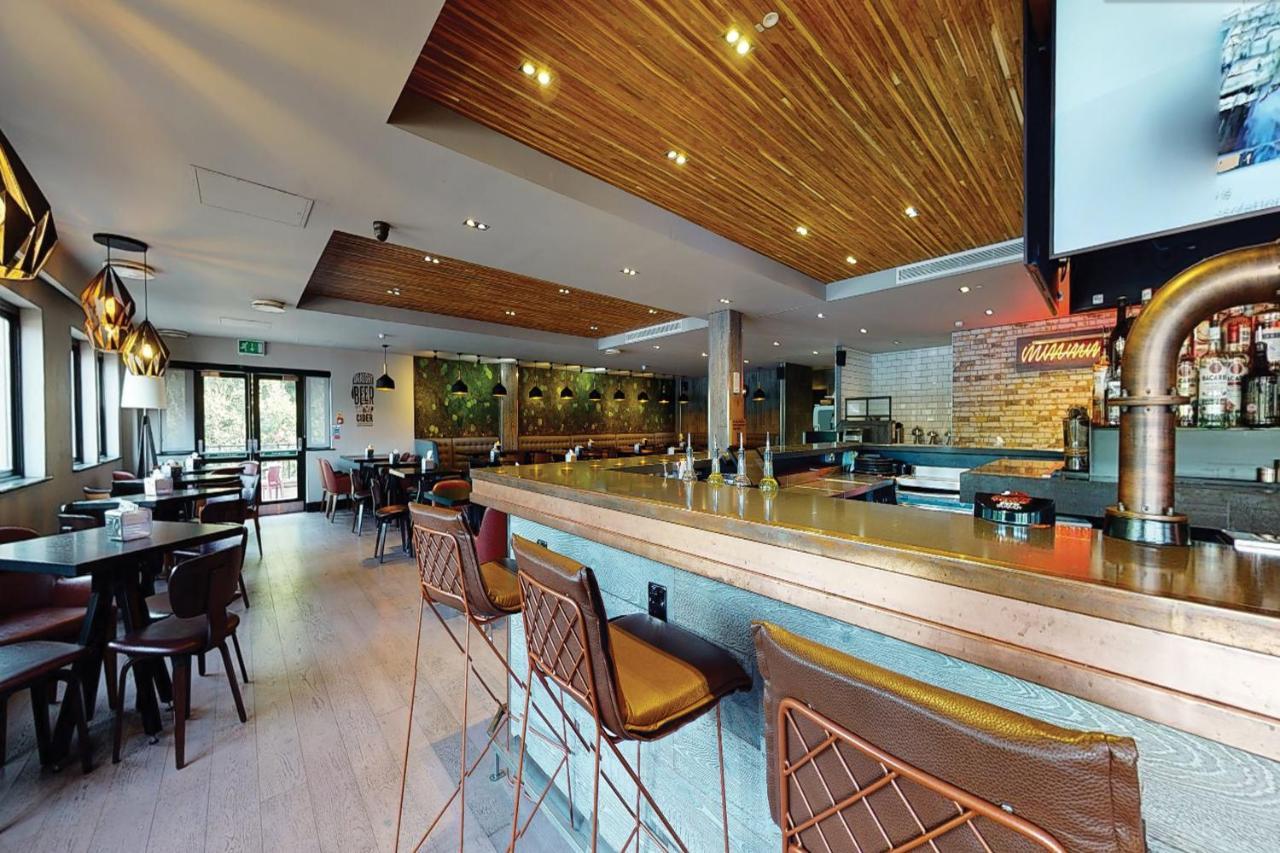 Village Hotel Ковънтри Екстериор снимка